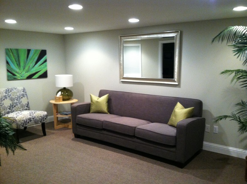 More Photos Of 613 W 11th St, Vancouver Medical For Sale