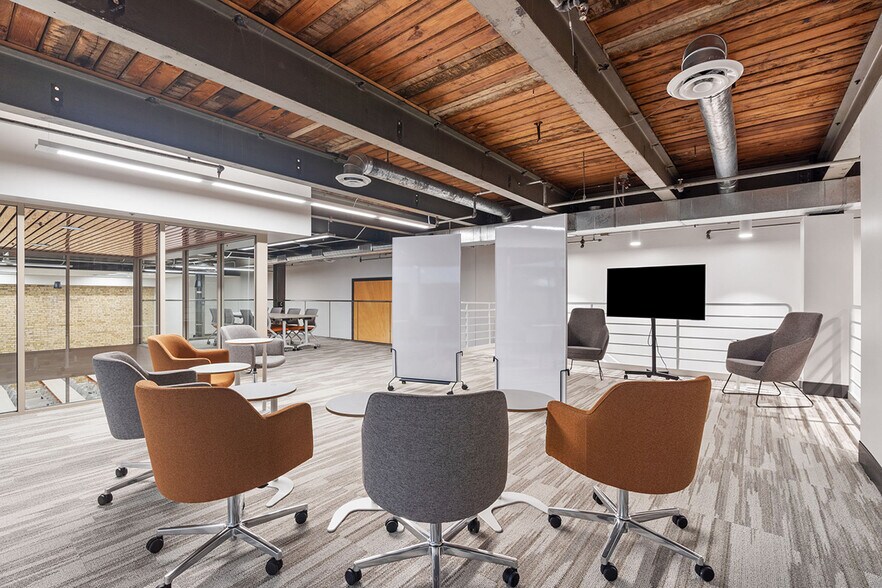 More Photos Of 2550 University Ave W, Saint Paul Unknown For Lease