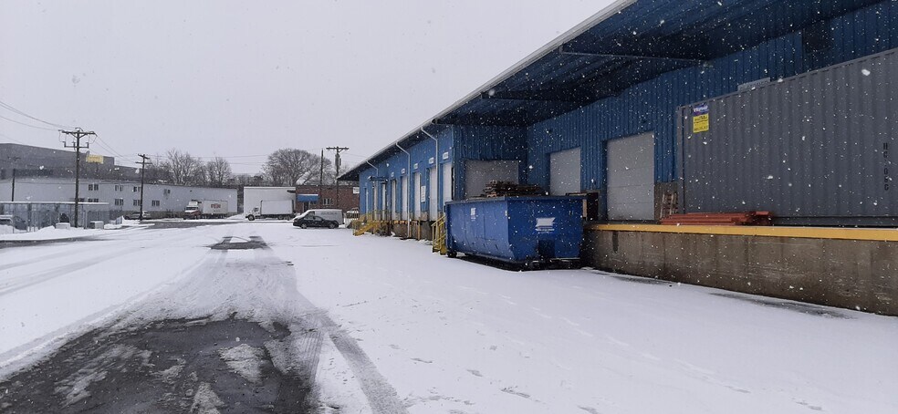 More Photos Of 80 Holton St, Woburn Service For Lease