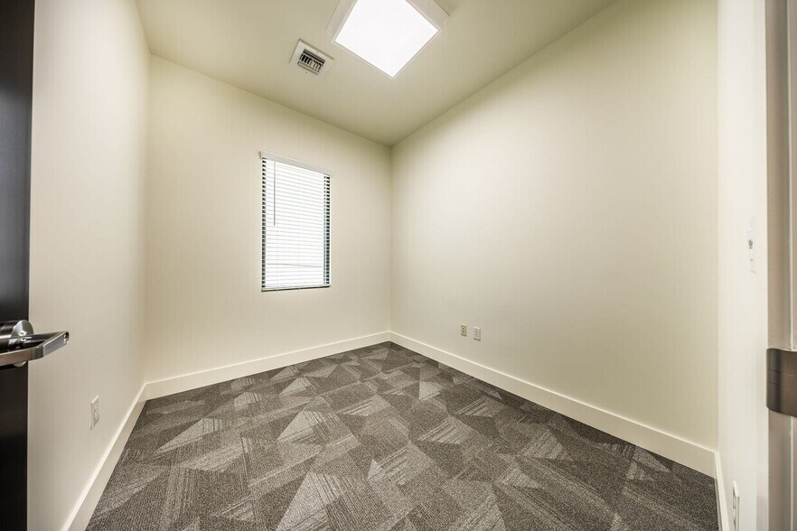 More Photos Of 741 Ciara Creek Cv, Longwood Medical For Sale