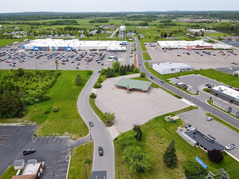 More Photos Of 245 Mill St, Cheboygan General Retail For Lease