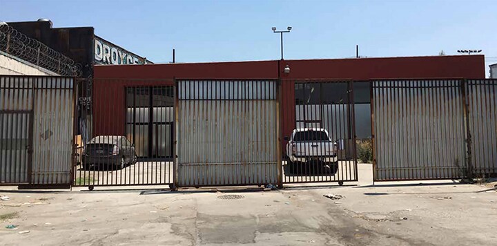 More Photos Of 363 S Clarence St, Los Angeles Warehouse For Lease