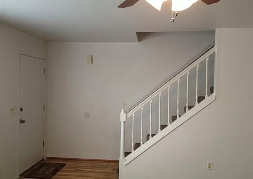 More Photos Of 1019 18th St NE, Auburn Apartments For Sale