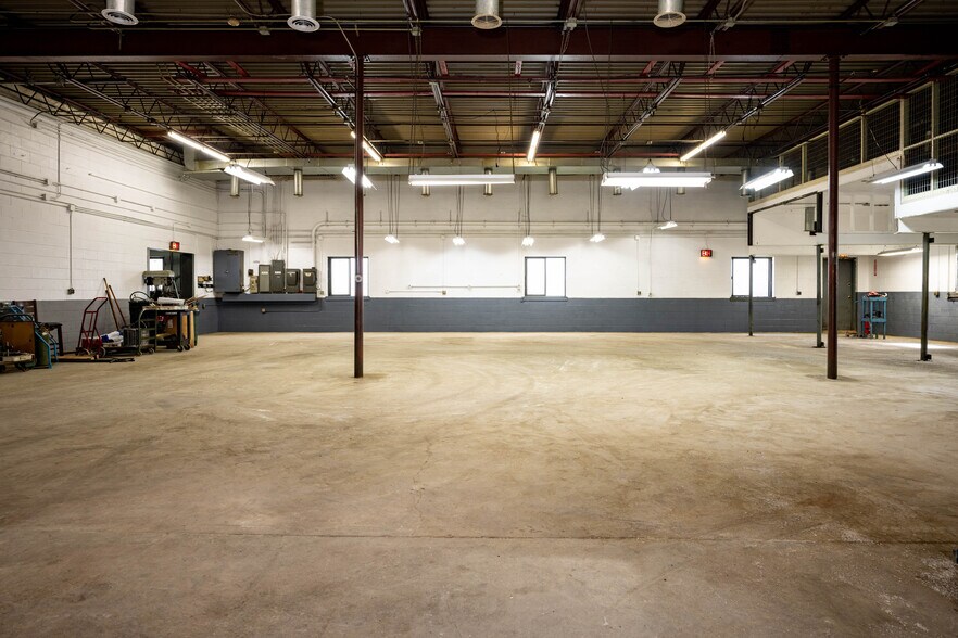 More Photos Of 170 Bennington Dr, Rochester Manufacturing For Lease