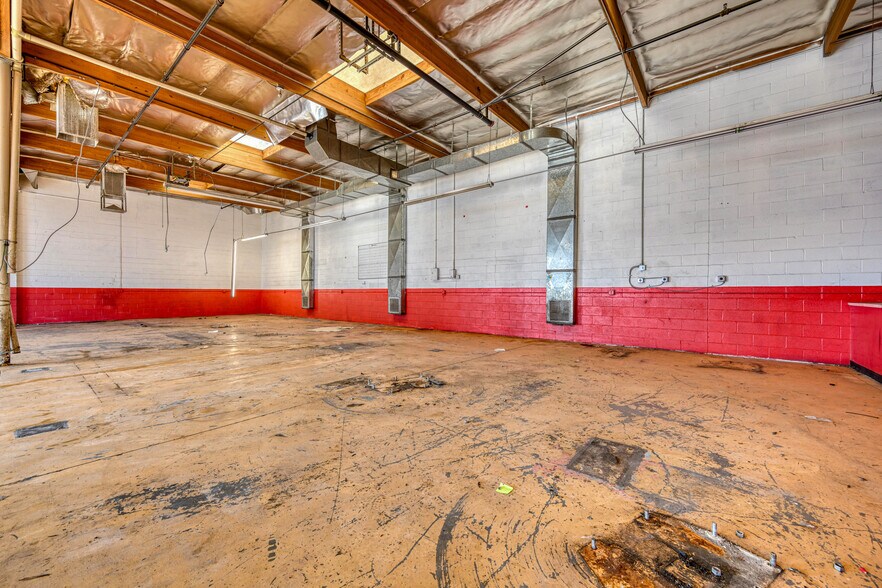 More Photos Of 4185 W Tompkins Ave, Las Vegas Auto Repair For Sale