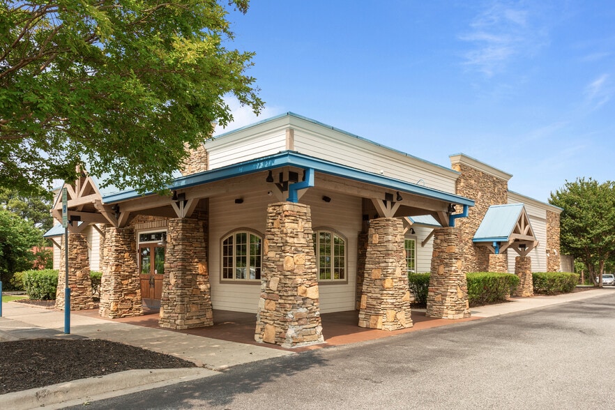 More Photos Of 619 Regional Rd, Greensboro Restaurant For Sale