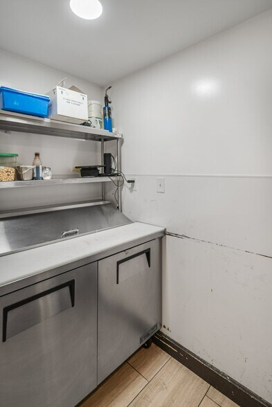 More Photos Of 340 Hamilton St, Albany Restaurant For Sale