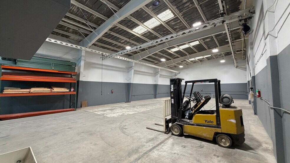 More Photos Of 1433 Yosemite Ave & 1430 Armstrong Ave, San Francisco Manufacturing For Lease