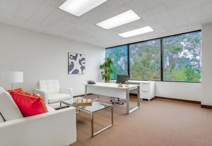 More Photos Of 5850 Canoga Ave, Woodland Hills Coworking Space
