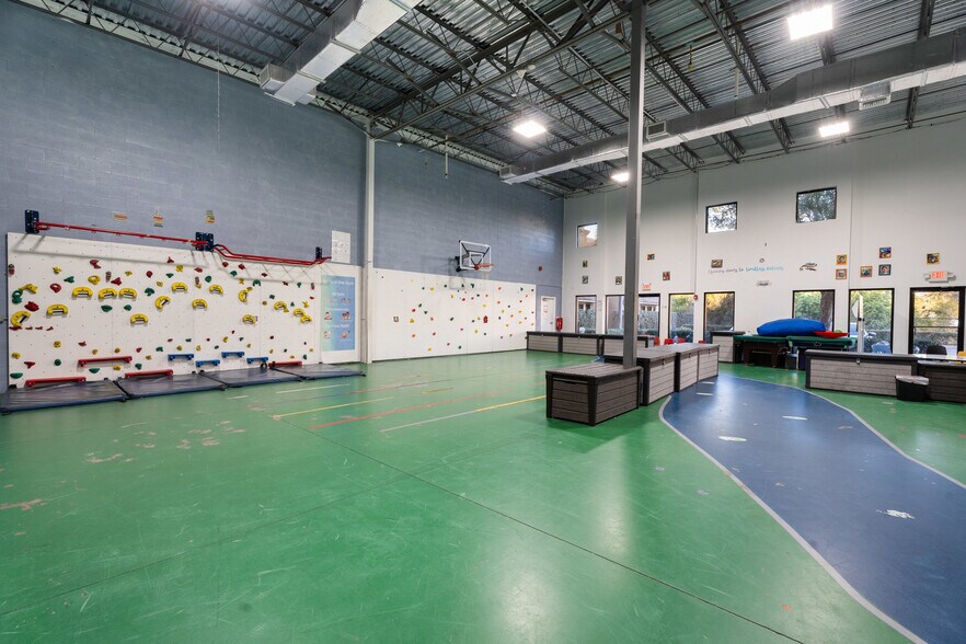 More Photos Of 2580-2590 SE Willoughby Blvd, Stuart Warehouse For Sale