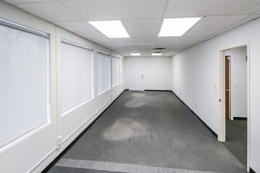 More Photos Of 200 Executive Blvd, Ossining Research And Development For Lease