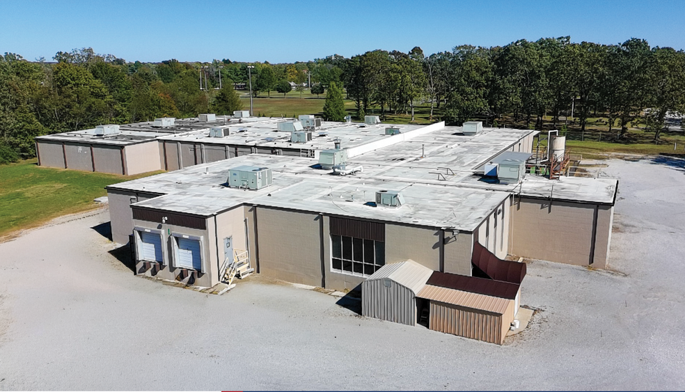 Primary Photo Of 750 3rd st, Gentry Manufacturing For Sale