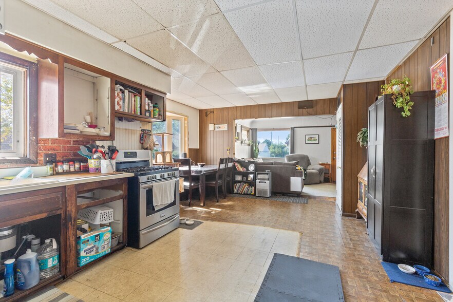 More Photos Of 2703 S Chicago Ave, South Milwaukee General Retail For Sale