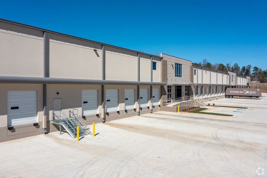 More Photos Of 100 Friendship Rd, Buford Unknown For Lease