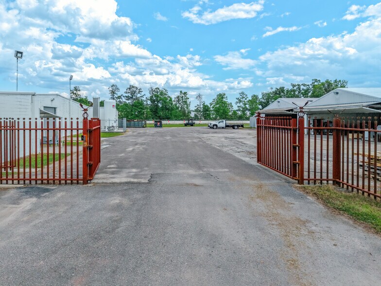 More Photos Of 115 Airport Entrance Rd, Summerville Service For Sale