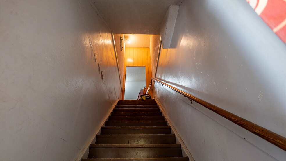 More Photos Of 385 Main St, Mammoth Spring General Retail For Sale
