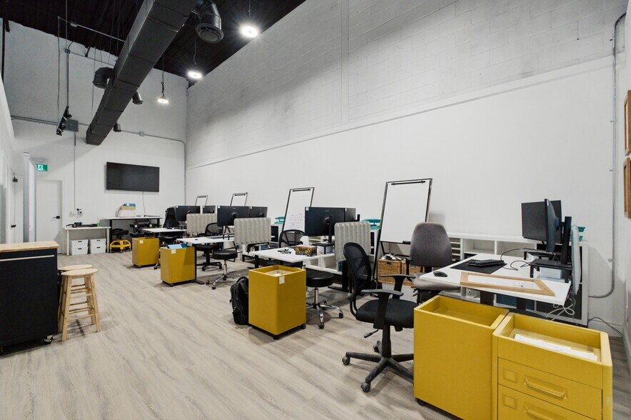 More Photos Of 397 Humberline Dr, Toronto Warehouse For Sale