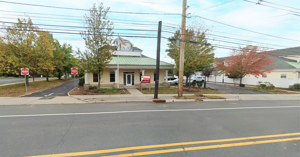 More Photos Of 328 South Ave, Fanwood Bank For Lease