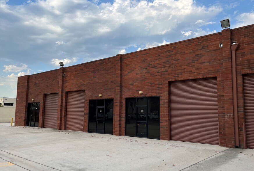 More Photos Of 438 Amapola Ave, Torrance Light Distribution For Lease