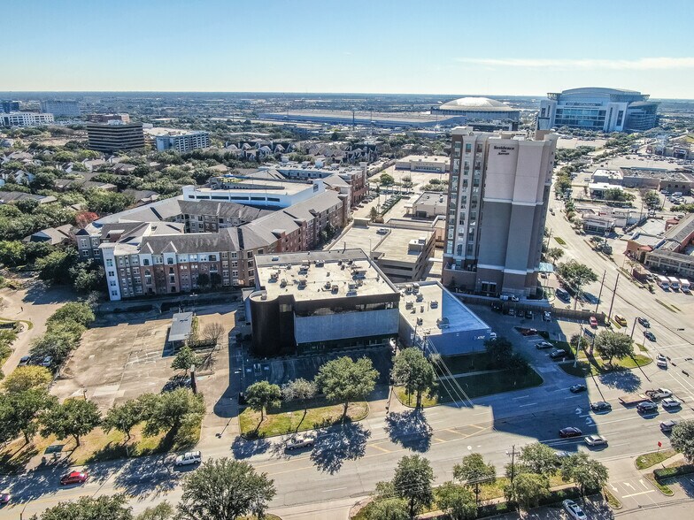 More Photos Of 7807 Main St, Houston Land For Lease