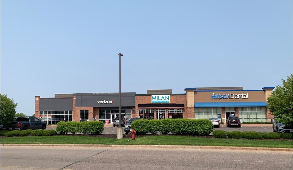 Primary Photo Of 3805-3807 Oakwood Mall Dr, Eau Claire Storefront For Lease