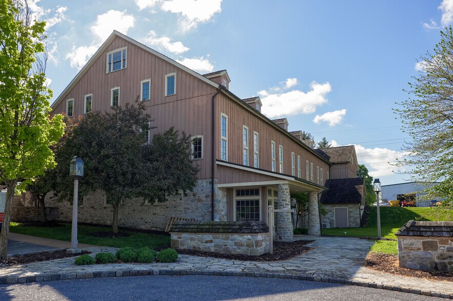 More Photos Of 709 Hartman Station Rd, Lancaster Loft Creative Space For Lease