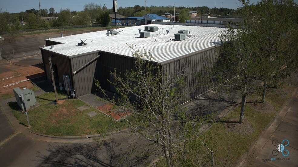 More Photos Of 3455 Keith Bridge Rd, Cumming Freestanding For Sale