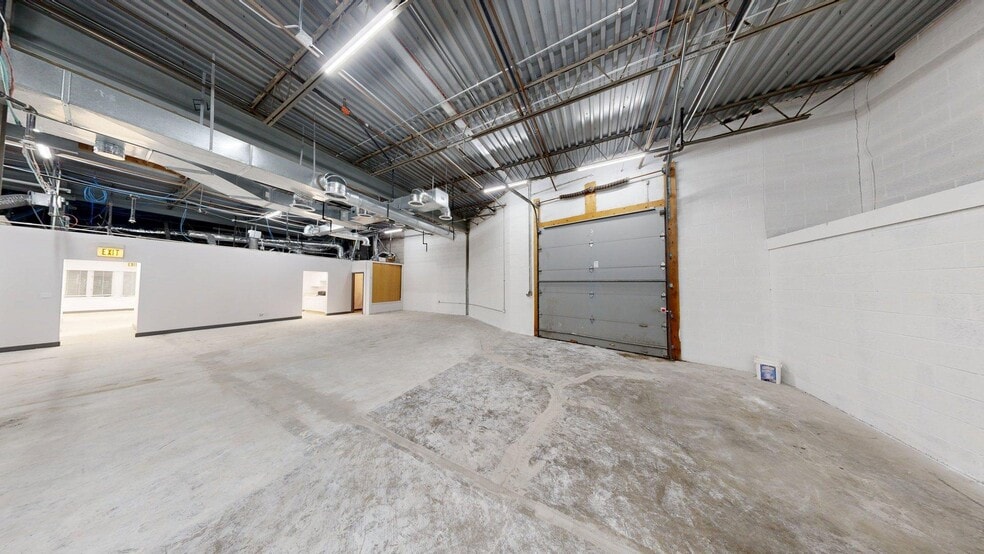 More Photos Of 271-285 E Helen Rd, Palatine Light Distribution For Sale