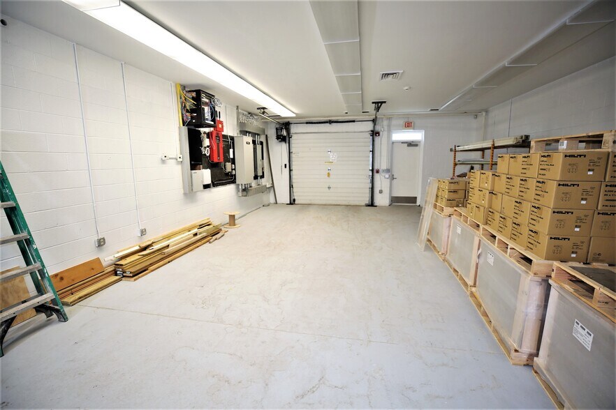 More Photos Of 60 Millstone Rd, Somerset Light Distribution For Lease