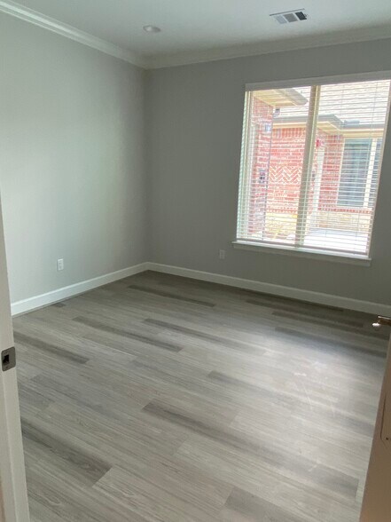 More Photos Of 400 Stonebrook Pky, Frisco Office For Sale