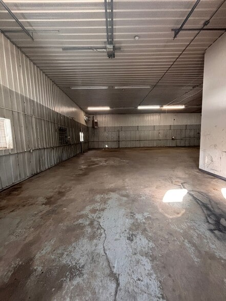 More Photos Of 6263 Taft Rd, Syracuse Warehouse For Lease
