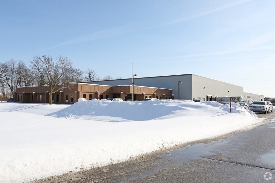 More Photos Of 16405-16465 W Lincoln Ave, New Berlin Distribution For Lease