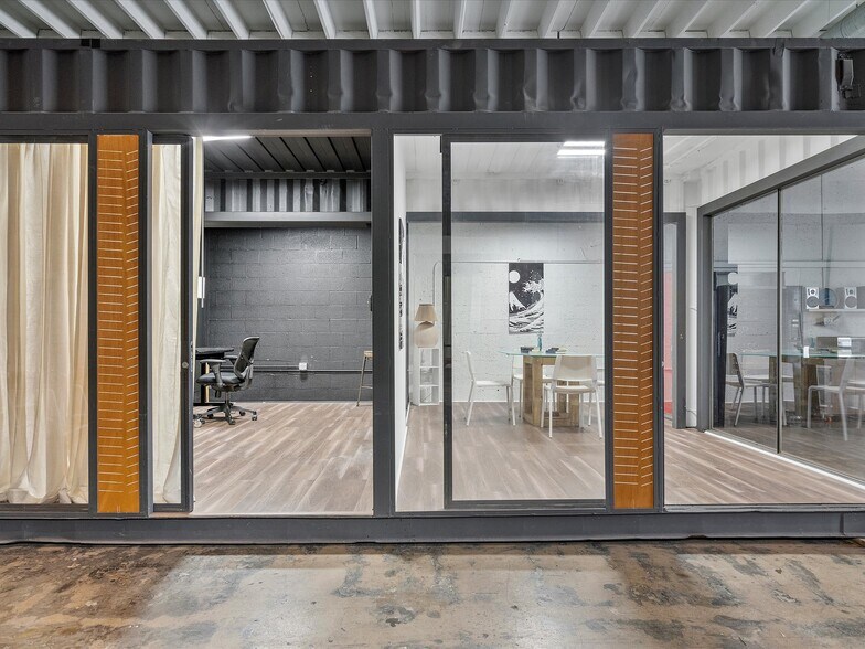 More Photos Of 251-253 NE 69th St, Miami Warehouse For Lease