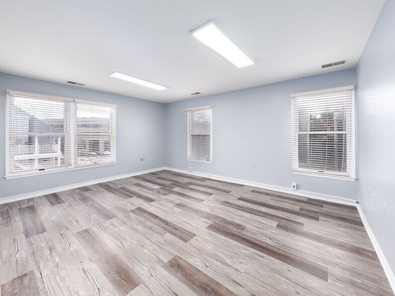 More Photos Of 10520 Warwick Ave, Fairfax Medical For Sale
