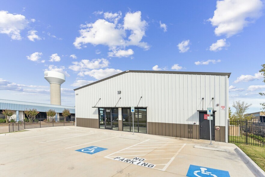 More Photos Of 3305 Century Dr, Rowlett Showroom For Sale