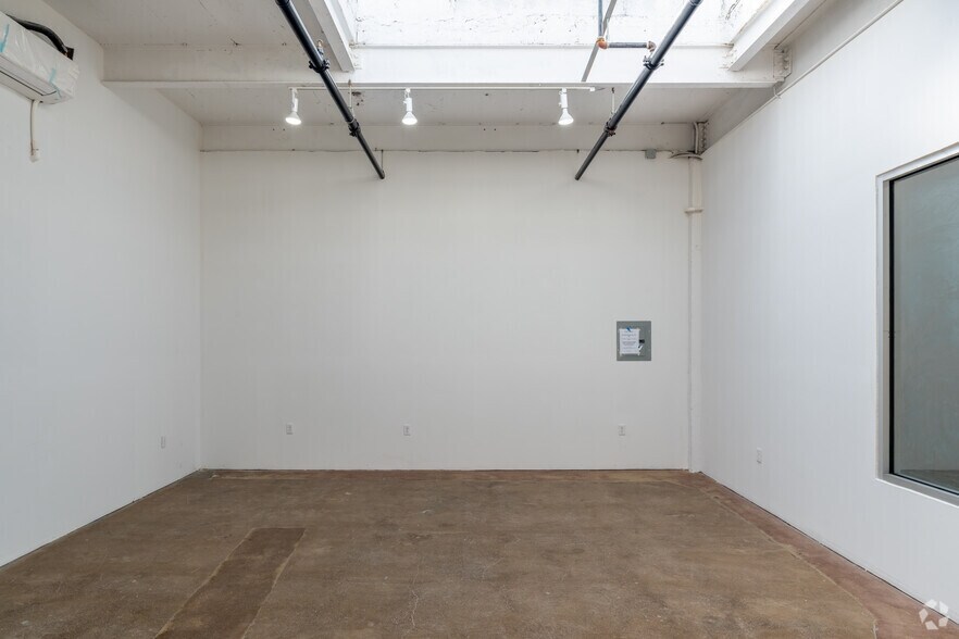 More Photos Of 4322 36th St, Long Island City Office For Lease