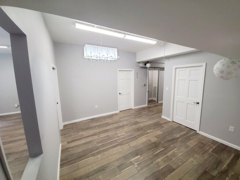 More Photos Of 13 E 37th St, New York Office Residential For Sale