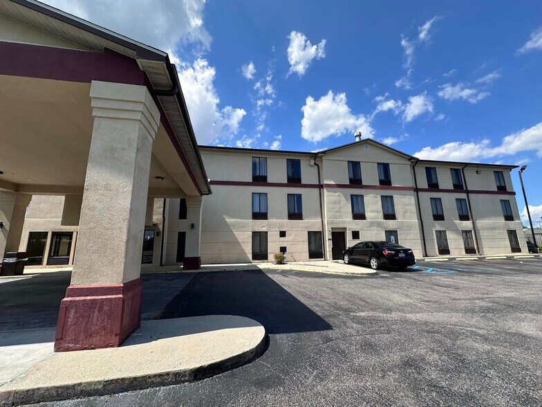 More Photos Of 5635 Tillmans Corner Pky, Theodore Hotel For Sale