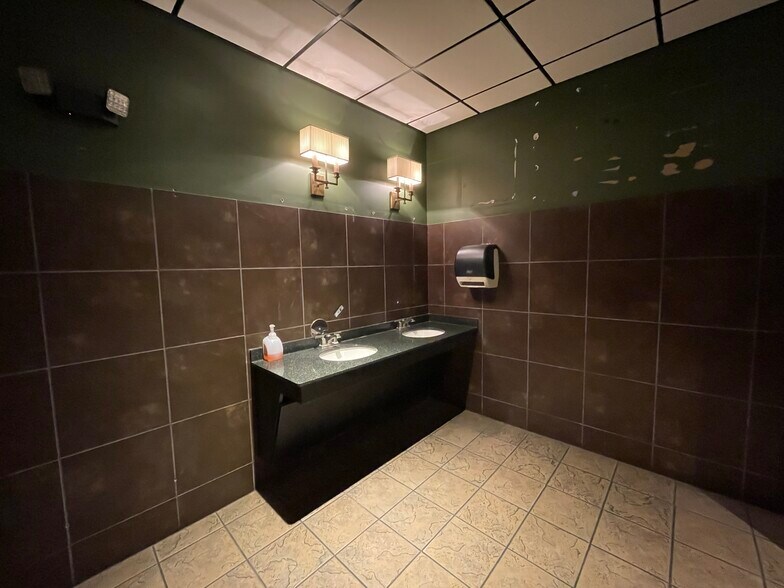 More Photos Of 1209-1279 Main St, Imperial General Retail For Lease