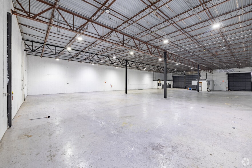More Photos Of 4200-4250 NW 72nd Ave, Miami Warehouse For Lease