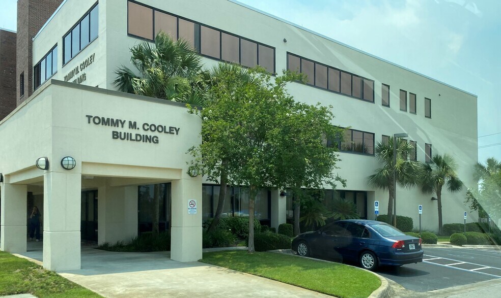 More Photos Of 615 N Bonita Ave, Panama City Medical For Lease