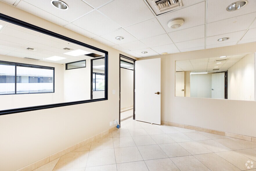 More Photos Of 801 S Flower St, Los Angeles Unknown For Lease