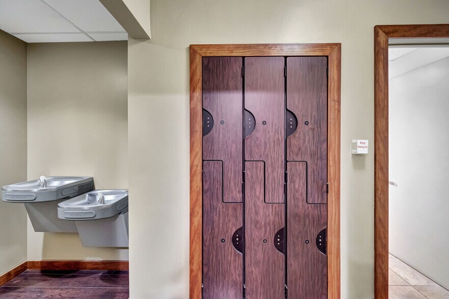 More Photos Of 3045 N Federal Hwy, Fort Lauderdale Storefront Retail Office For Lease