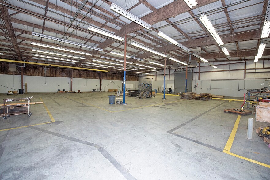 More Photos Of 12130 SH 3, Webster Warehouse For Lease