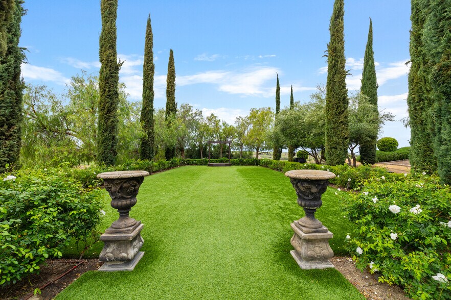 More Photos Of 40620 Calle Contento, Temecula Winery Vineyard For Sale