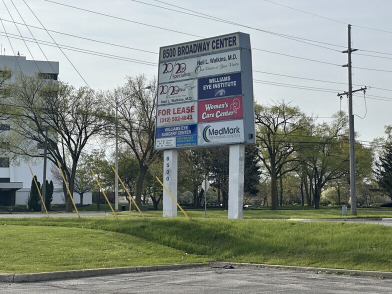 More Photos Of 8510-8528 Broadway, Merrillville Medical For Sale