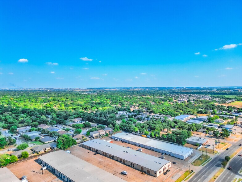 More Photos Of 460 S Belt Line Rd, Irving Warehouse For Lease