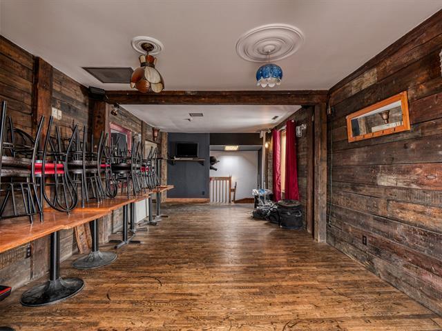 More Photos Of 515 Rue Notre-Dame, Repentigny Storefront For Sale