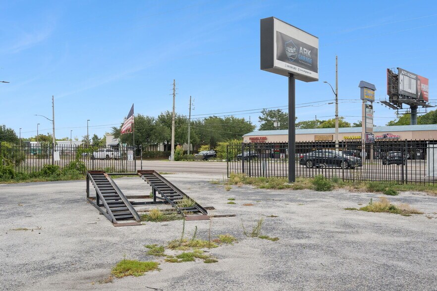 More Photos Of 690 N Semoran Blvd, Orlando Land For Lease