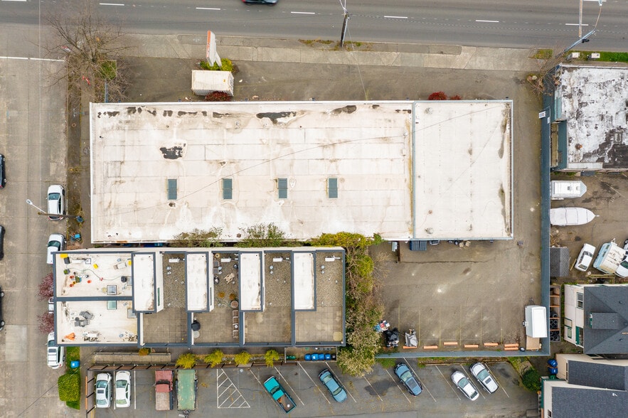 More Photos Of 807 Aurora Ave N, Seattle Warehouse For Sale